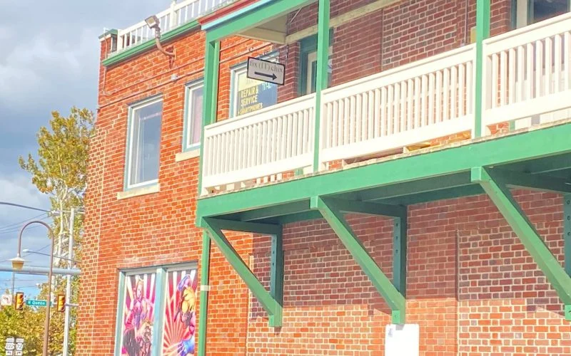 Photo of the shop on the second floor.